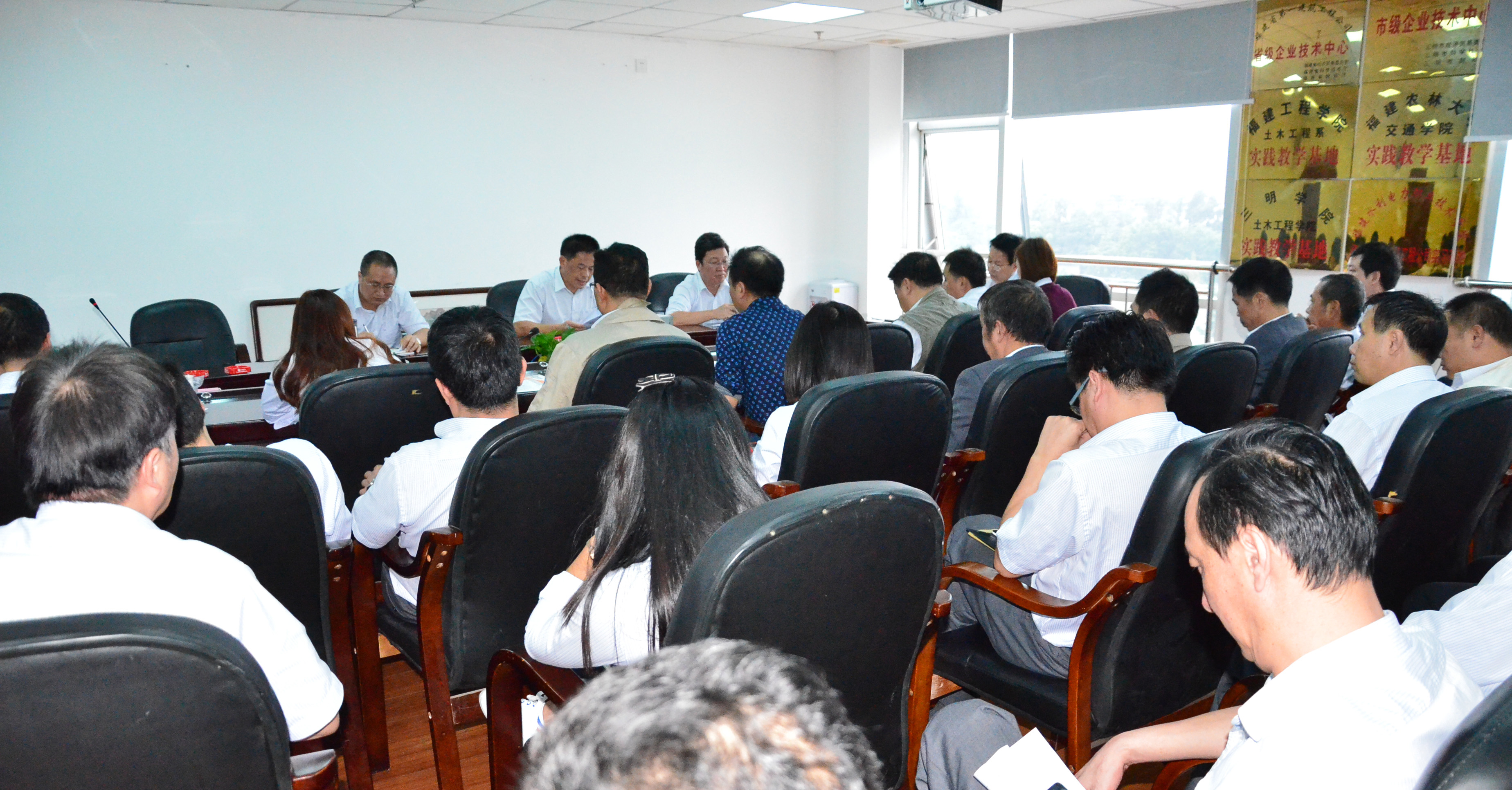 进建贯彻党的十八届六中全会心灵.JPG