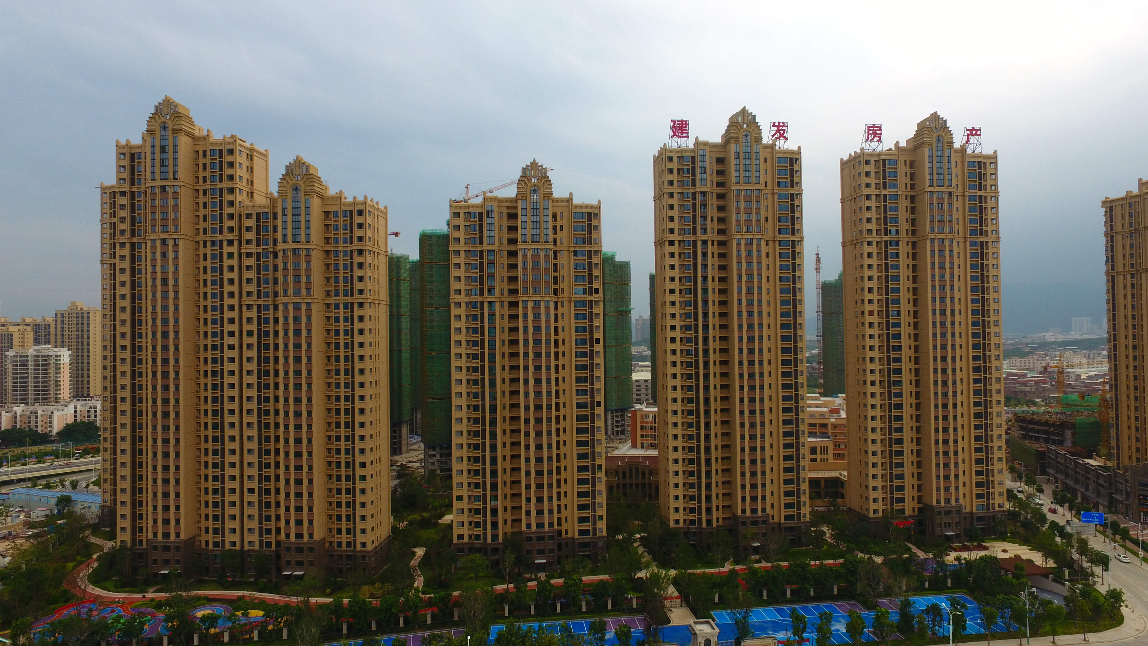 宜宾建发珑月湾一期（省级安全出产尺度化良好项目）.JPG